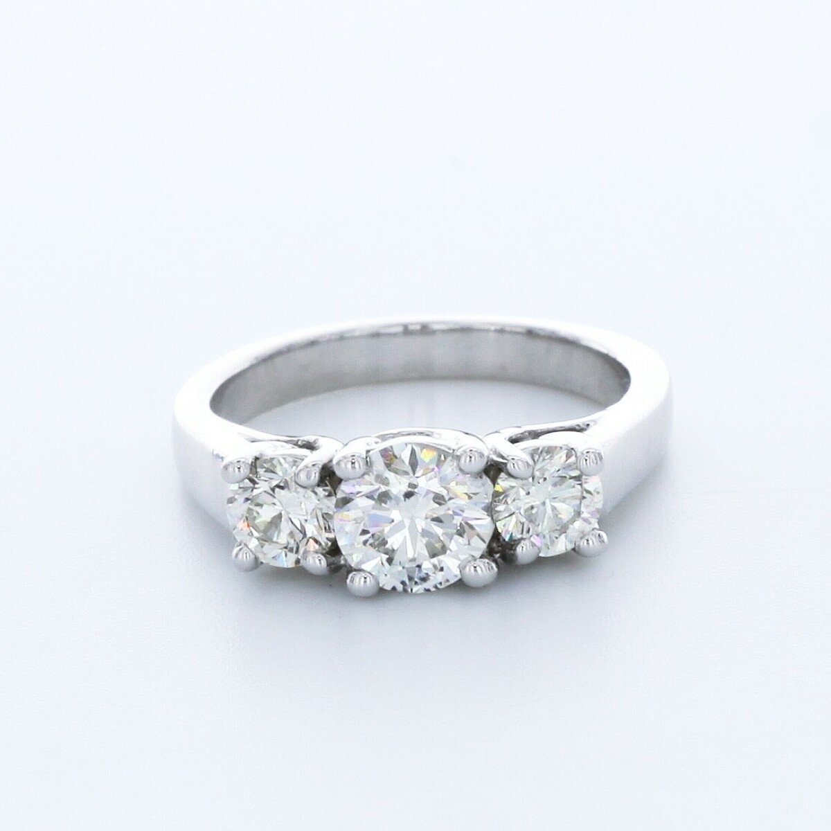 G/SI1 Round Natural Certified Diamonds Platinum Classic